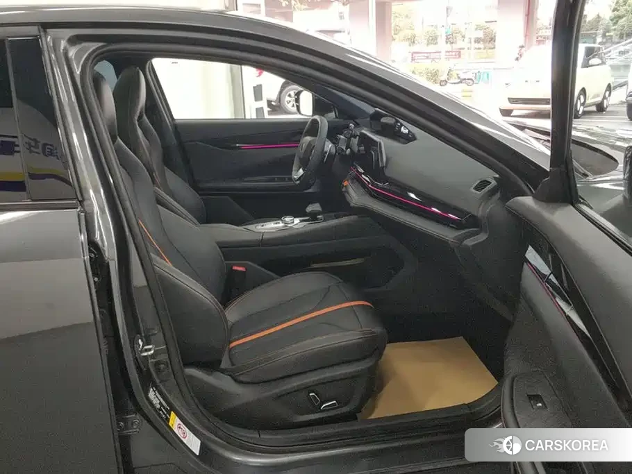 Chang'an Changan UNI-V 2025 Silver/gray из Китая, фото 6