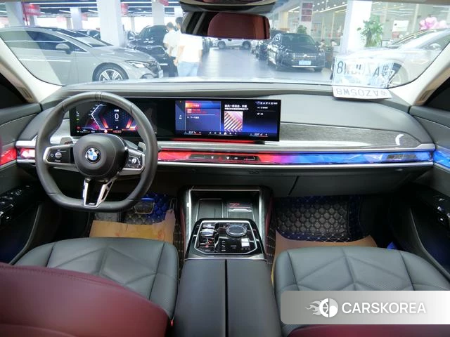 BMW 7 series 2024 Темно-серый из Китая, фото 6