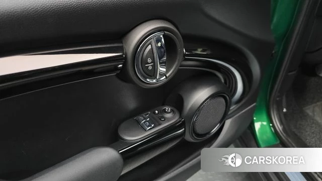 Mini Cooper 2023 Зеленый из Кореи, фото 6