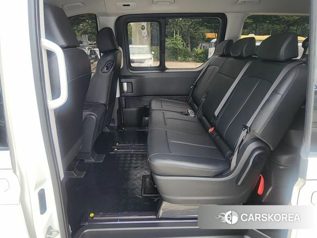Hyundai Staria 2025 Белый из Кореи, фото 6