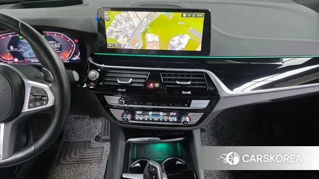 BMW 6 Series GT (G32) 2023 Серебристо-серый из Кореи, фото 6