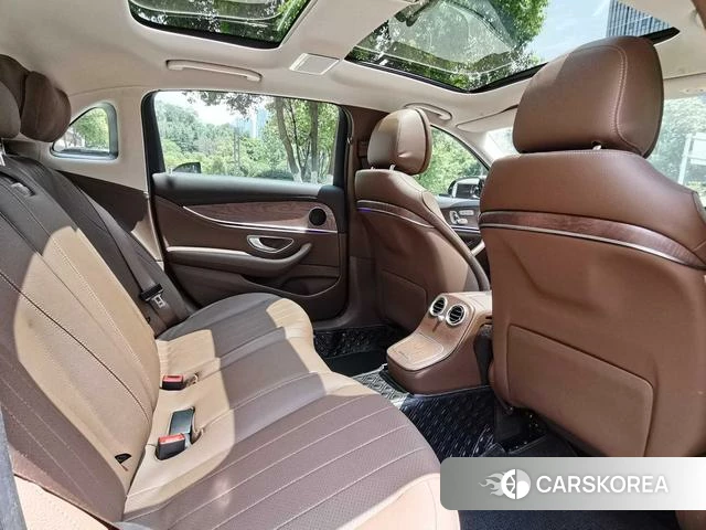 Mercedes-Benz E-class 2022 Черный из Китая, фото 6