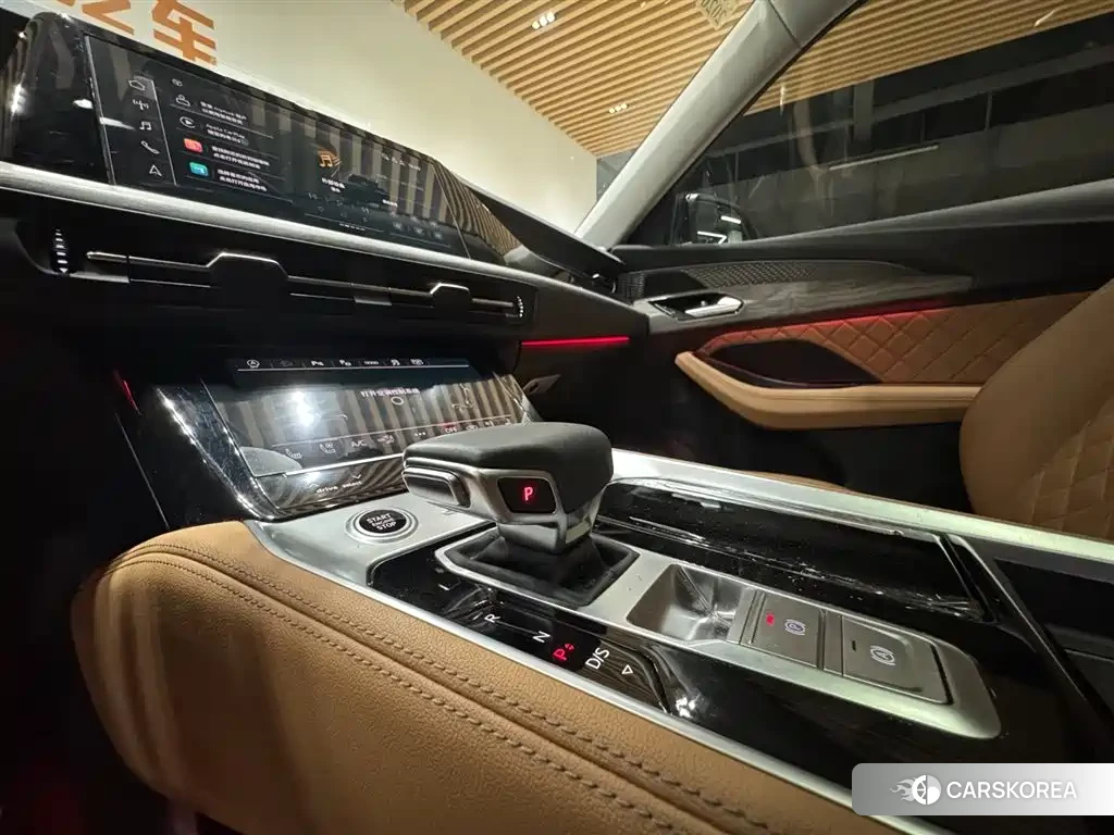 Audi Q6 2024 Черный из Китая, фото 6