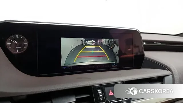 Lexus ES300h 7th generation 2021 Серебристо-серый из Кореи, фото 6