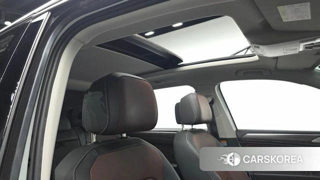 Volkswagen Tiguan Allspace 2022 Белый из Кореи, фото 6