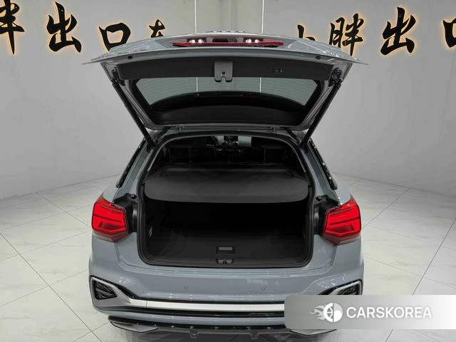 Audi Q2L 2023 Темно-серый из Китая, фото 6