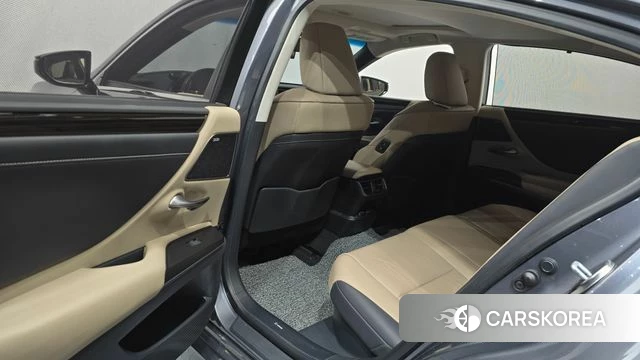 Lexus ES300h 7th generation 2019 Серый из Кореи, фото 6