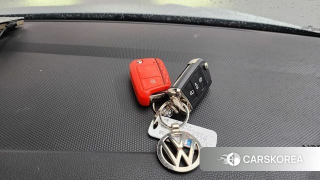 Volkswagen Tiguan second Generation 2019 Белый из Кореи, фото 6