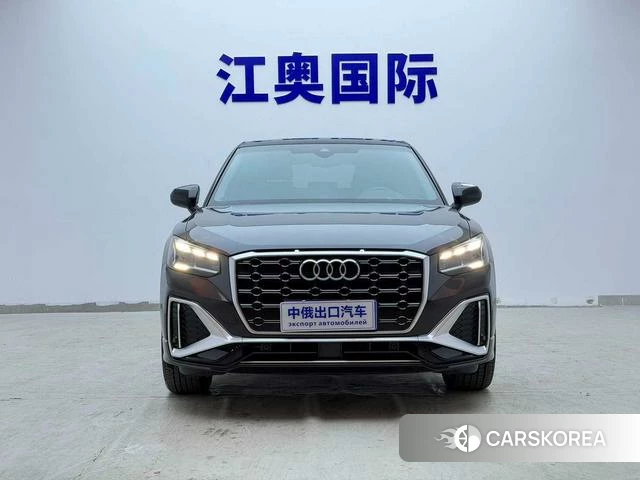 Audi Q2L 2022 Темно-серый из Китая, фото 6