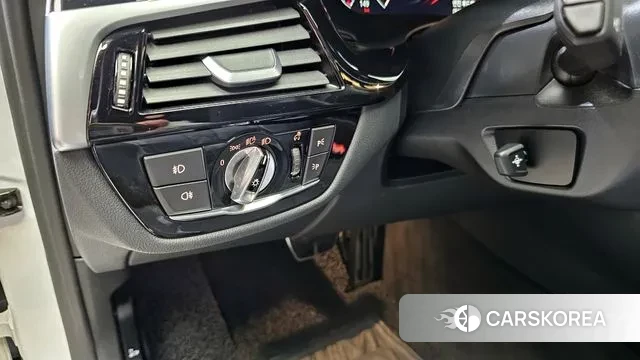 BMW 5 Series (G30) 2019 Белый из Кореи, фото 6