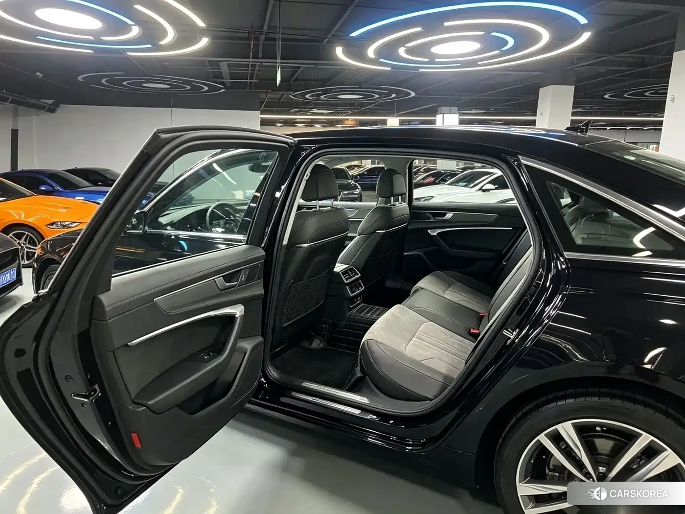 Audi A6L id 4583927 из Китая 7
