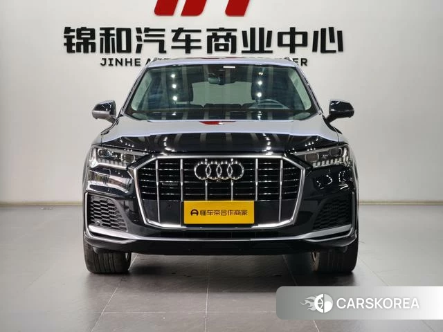 Audi Q7 2020 Черный из Китая, фото 6