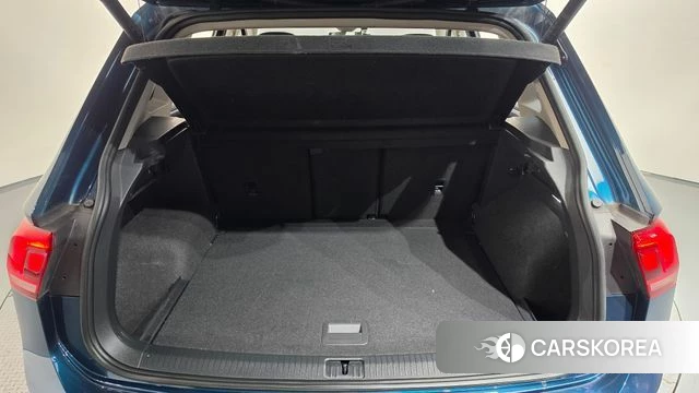 Volkswagen Tiguan second Generation 2022 Синий из Кореи, фото 6