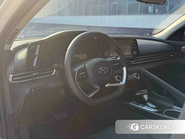 Hyundai Elantra 2023 Белый из Китая, фото 6