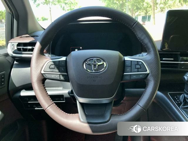 Toyota Grevia 2024 Черный из Китая, фото 6