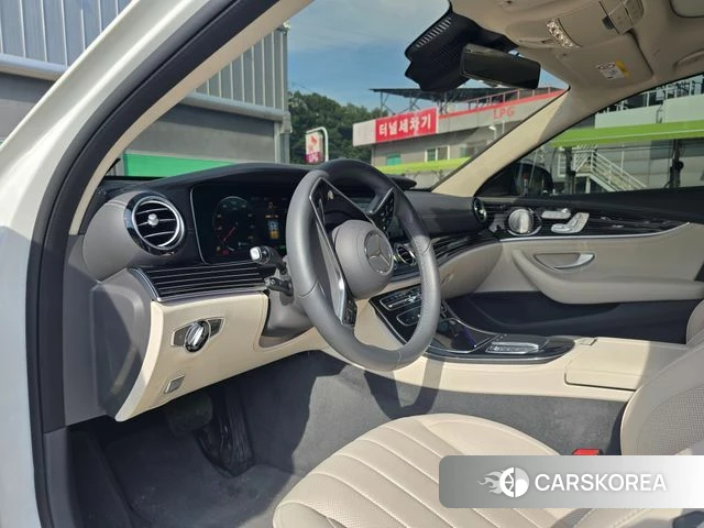 Mercedes-Benz E-Class W213 2023 Белый из Кореи, фото 6