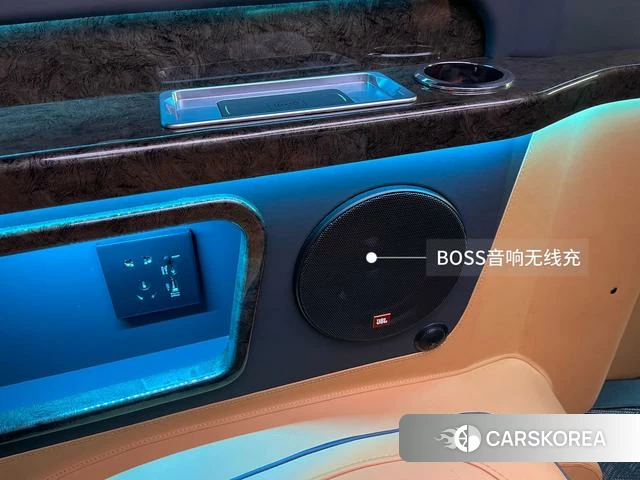 Toyota Hiace 2024 Белый из Китая, фото 6