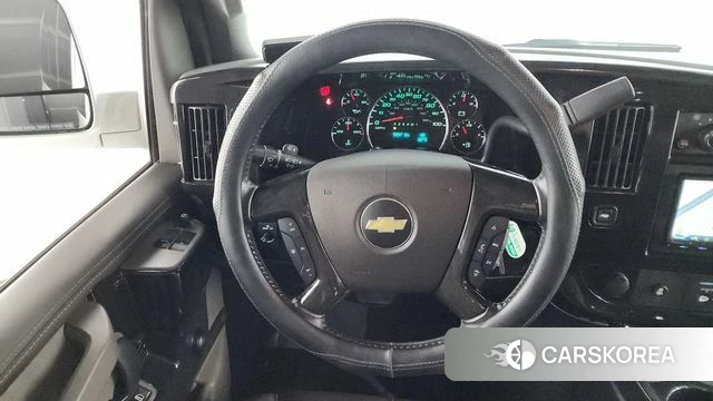 Chevrolet Express Van 2018 Белый из Кореи, фото 6