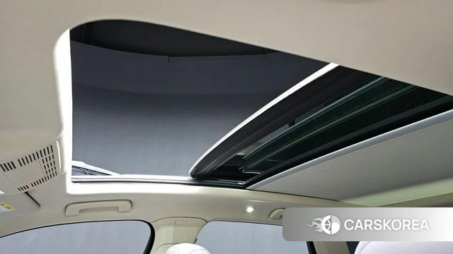 Volkswagen Touareg 3rd generation 2021 Белый из Кореи, фото 6