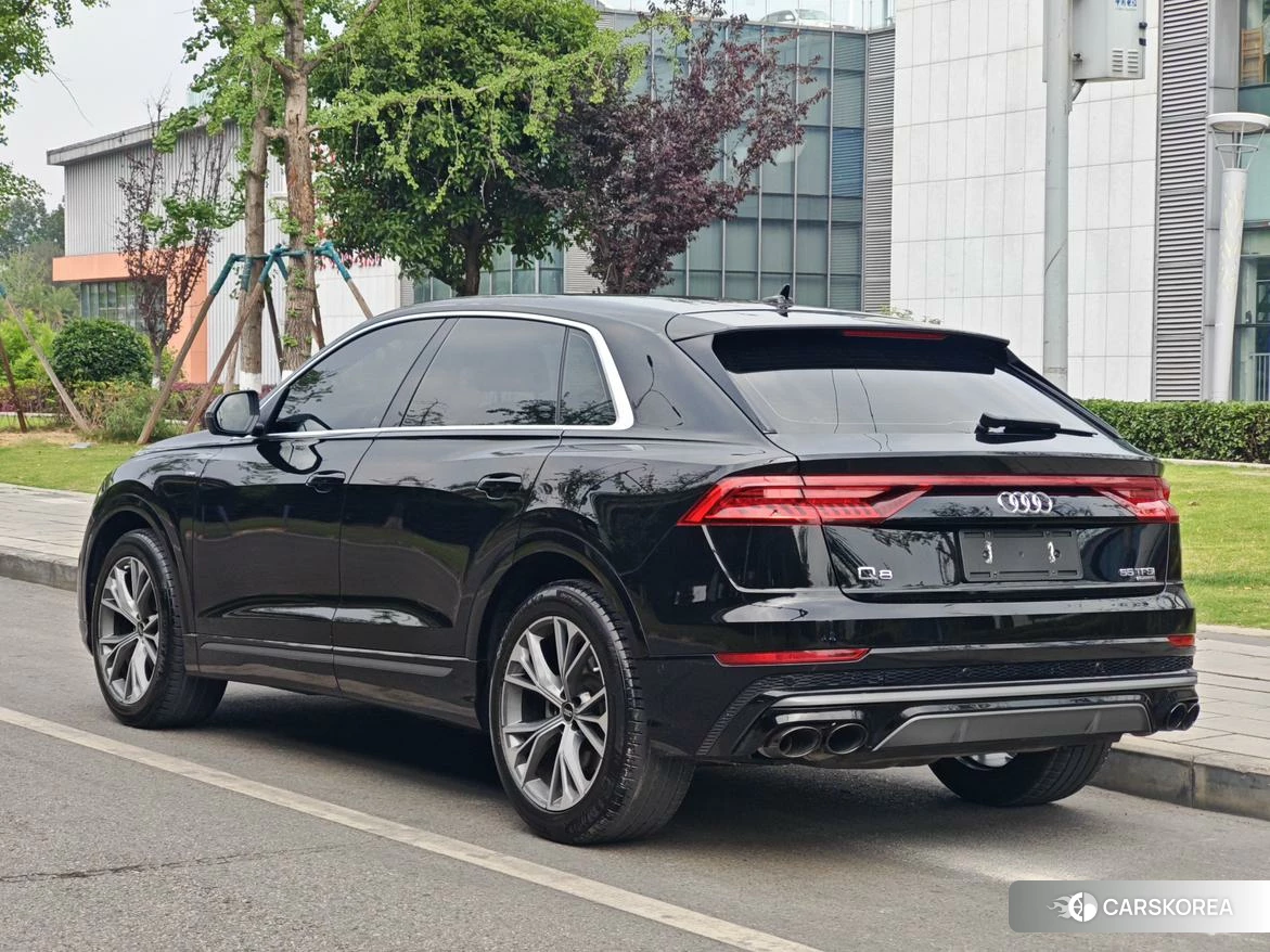 Audi Q8 2020 Черный из Китая, фото 6