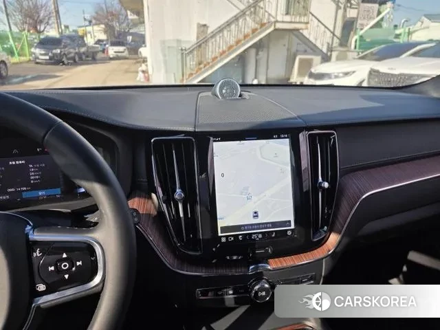 Volvo XC60 second Generation 2024 Черный из Кореи, фото 6