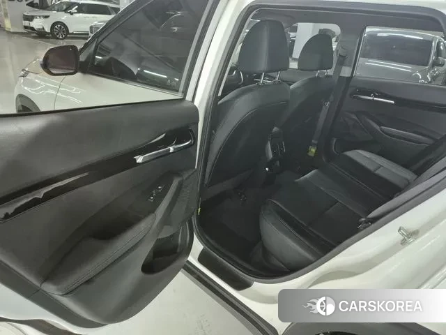 Kia Seltos 2022 Белый из Кореи, фото 6