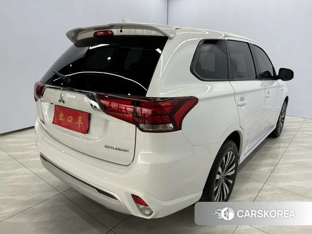Mitsubishi  Outlander 2022 Белый из Китая, фото 6