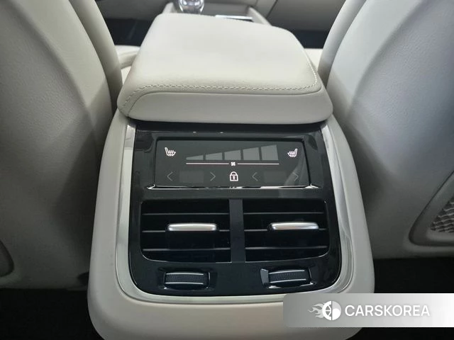 Volvo XC60 second Generation 2026 Белый из Кореи, фото 6