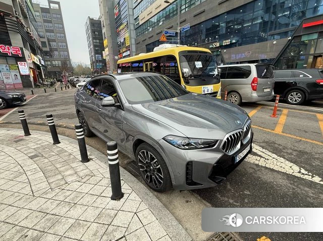 BMW X6 (G06) 2025 Серебристо-серый из Кореи, фото 6