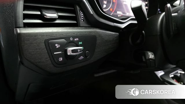 Audi A4 (B9) 2018 Белый из Кореи, фото 6