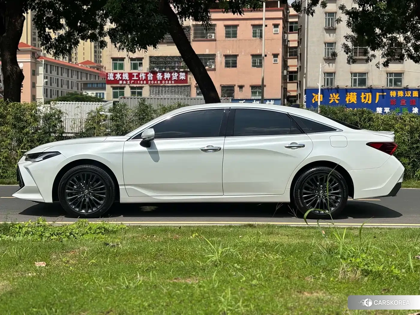 Toyota Avalon 2023 Белый из Китая, фото 6