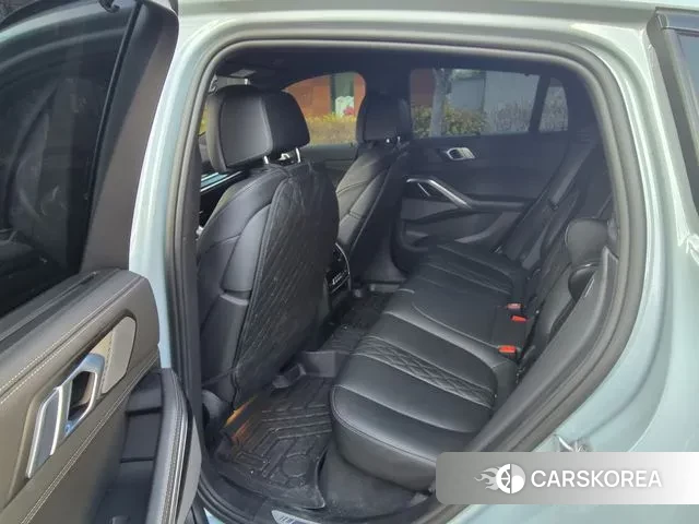 BMW X6 (G06) 2024 Небесно-голубой из Кореи, фото 6