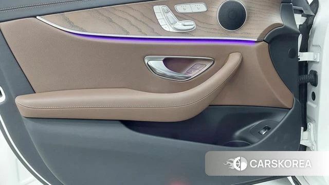 Mercedes-Benz E-Class W213 2022 Белый из Кореи, фото 6