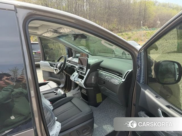 Hyundai Staria 2025 Коричневый из Кореи, фото 6