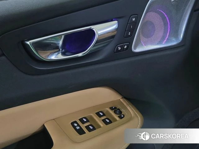 Volvo XC60 second Generation 2019 Серебристо-серый из Кореи, фото 6