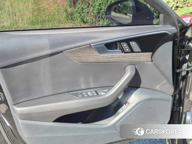 Audi A4 (B9) 2023 Черный двухцветный из Кореи, фото 6