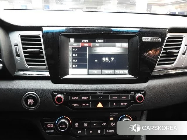 Kia Niro 2018 Белый из Кореи, фото 6