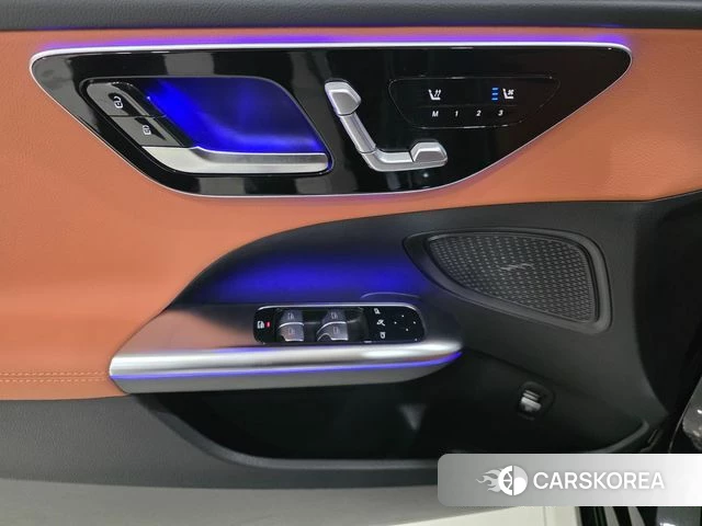 Mercedes-Benz C-Class W206 2026 Черный из Кореи, фото 6