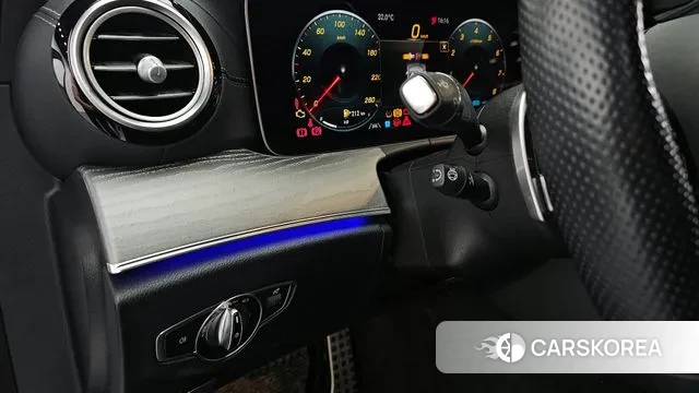 Mercedes-Benz E-Class W213 2021 Белый из Кореи, фото 6