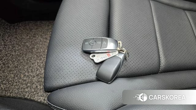 Mercedes-Benz GLC-Class X253 2021 Белый из Кореи, фото 6