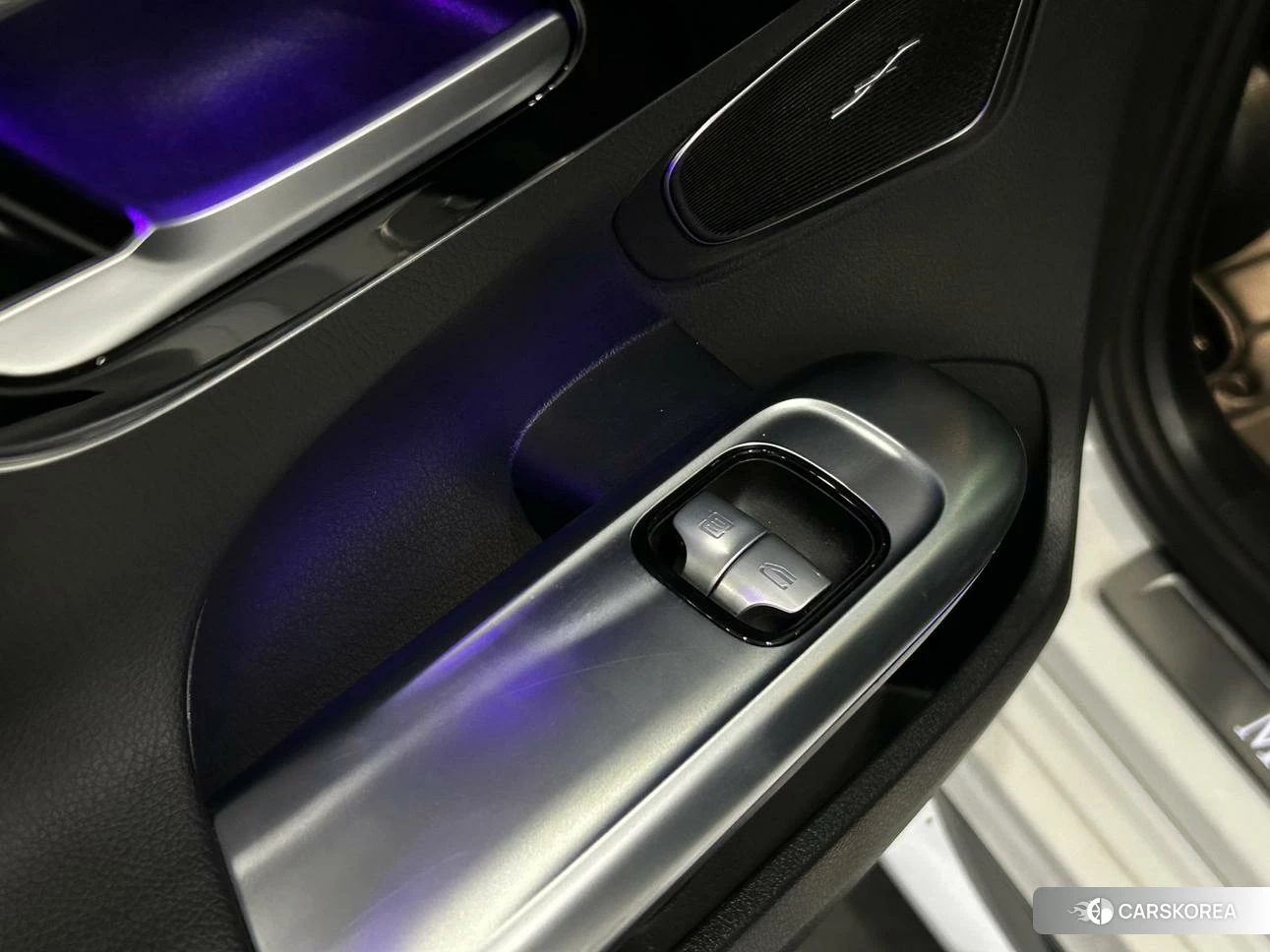 Mercedes-Benz C-class PHEV 2023 Белый из Китая, фото 6