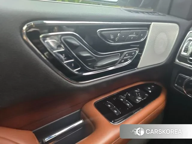 Lincoln Navigator 4th generation 2021 Белый из Кореи, фото 6