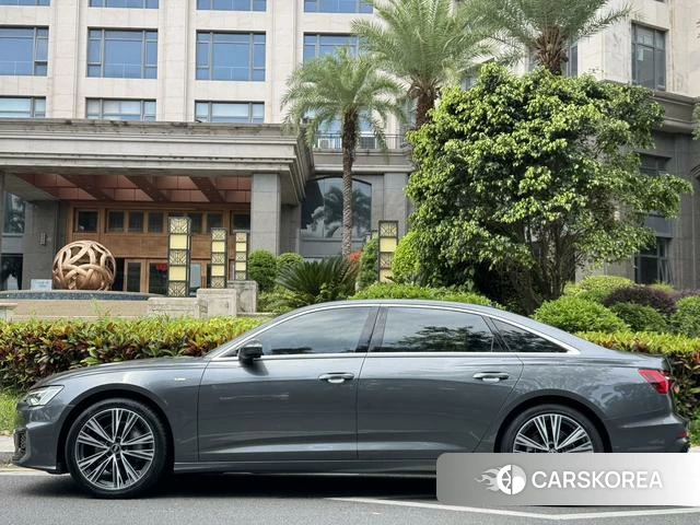Audi A6L 2022 Темно-серый из Китая, фото 6