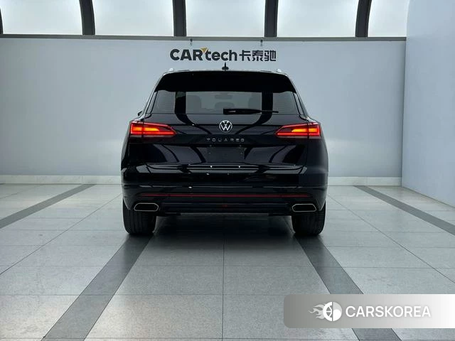 Volkswagen Touareg 2023 Черный из Китая, фото 6
