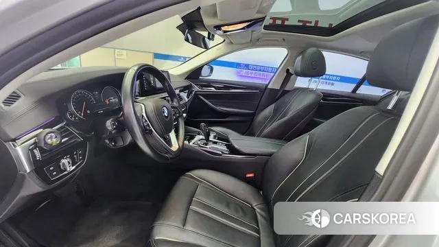 BMW 5 Series (G30) 2018 Серебряный из Кореи, фото 6