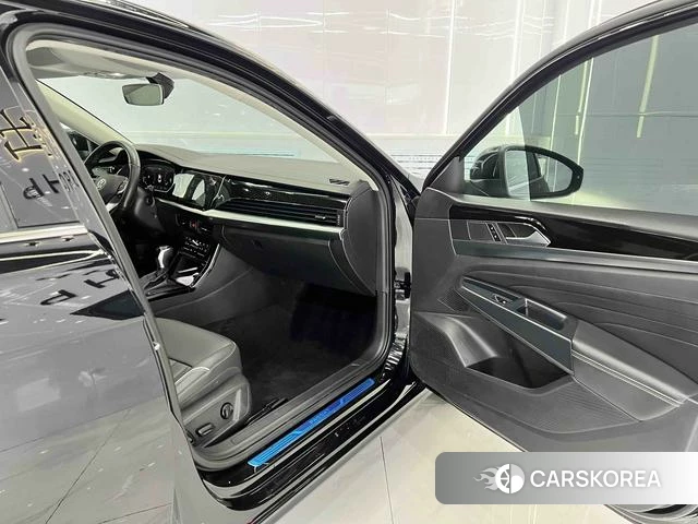 Volkswagen Passat 2023 Черный из Китая, фото 6