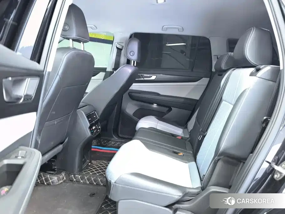 Volkswagen Touareg 2024 Черный из Китая, фото 6