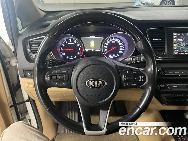 Kia The New Carnival id 2713046 из Кореи 6