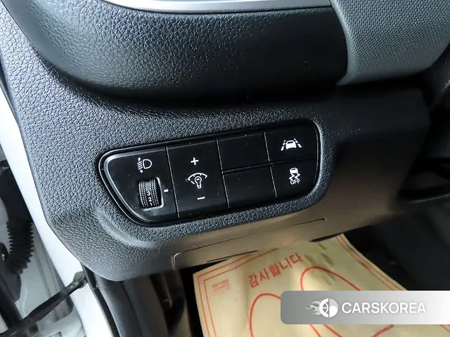 Kia Seltos 2022 Белый из Кореи, фото 6