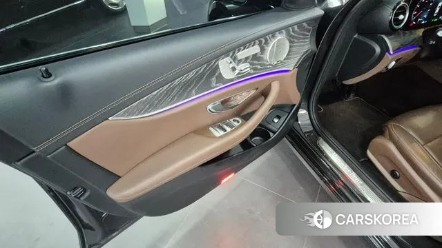 Mercedes-Benz E-Class W213 2022 Серый из Кореи, фото 6